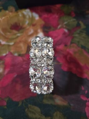 Sparkling Crystal Stretch Bracelet - Silver Clear